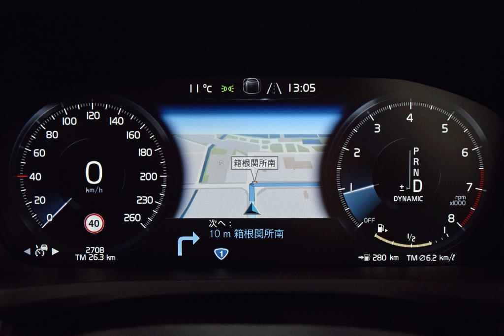 メーター間に表示されたナビ画面