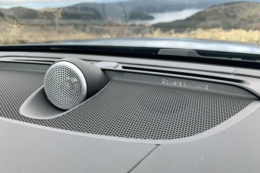 ＢＯＷＥＲＳ＆Ｗｉｌｋｉｎｓの高級オーディオシステムを搭載