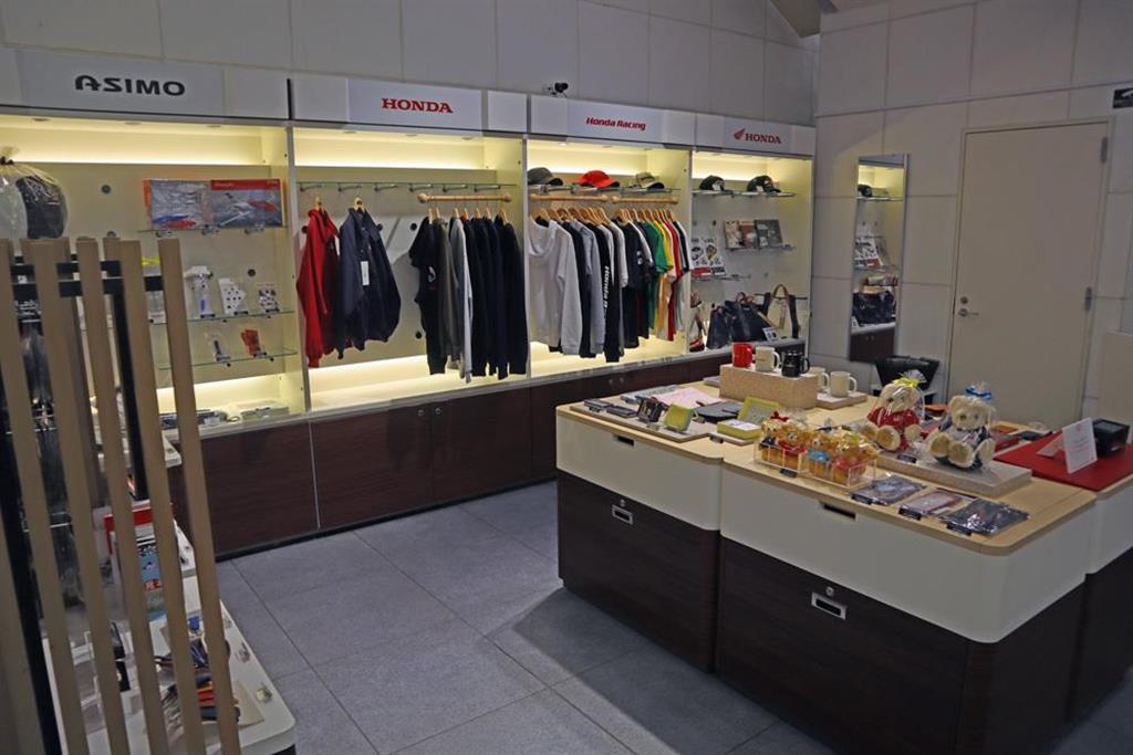 ウエルカムプラザ内のショップ