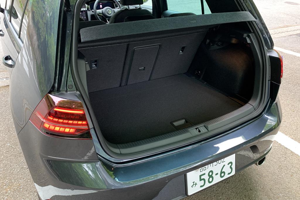 ラゲージ積載量は３８０リットル