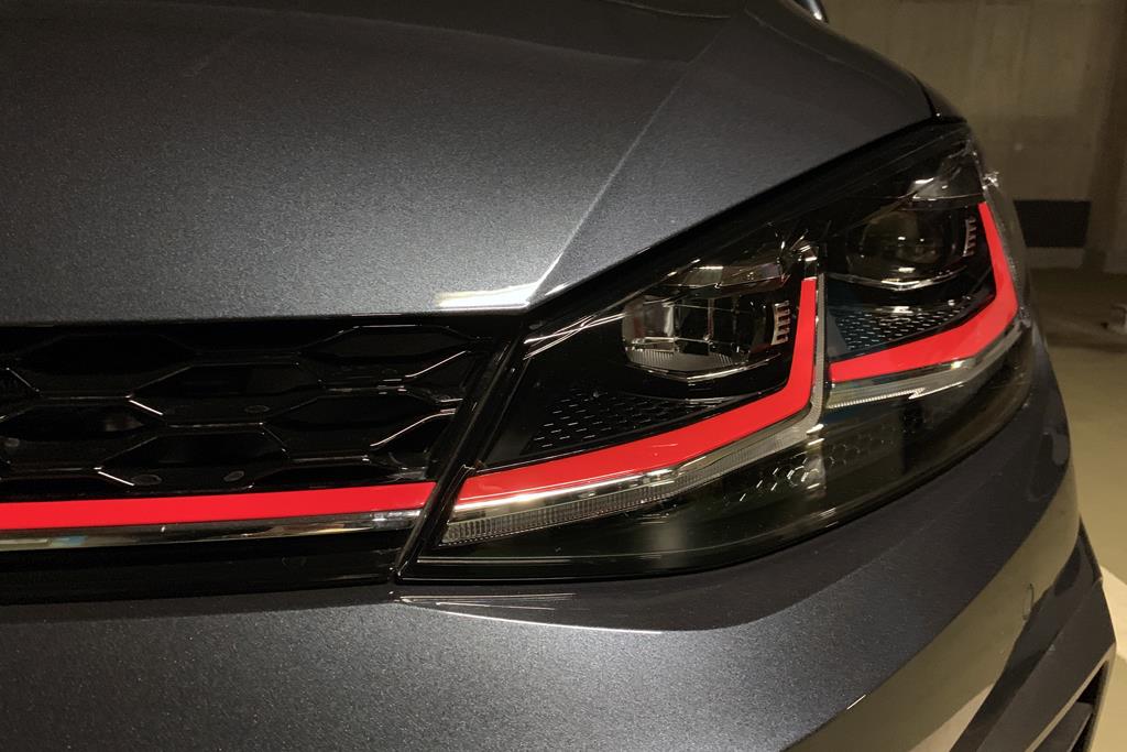 レッドラインを組み込んだＬＥＤヘッドランプ