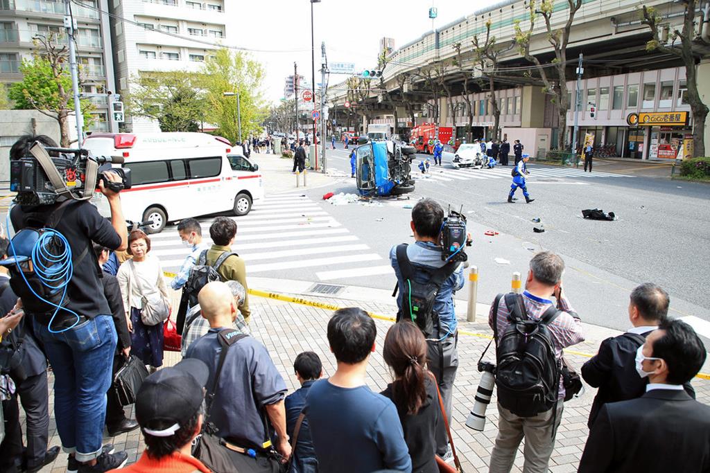 ４月には東京・池袋で高齢ドライバーの車が暴走して１２人が死傷する事故が起きた（写真：産経新聞）