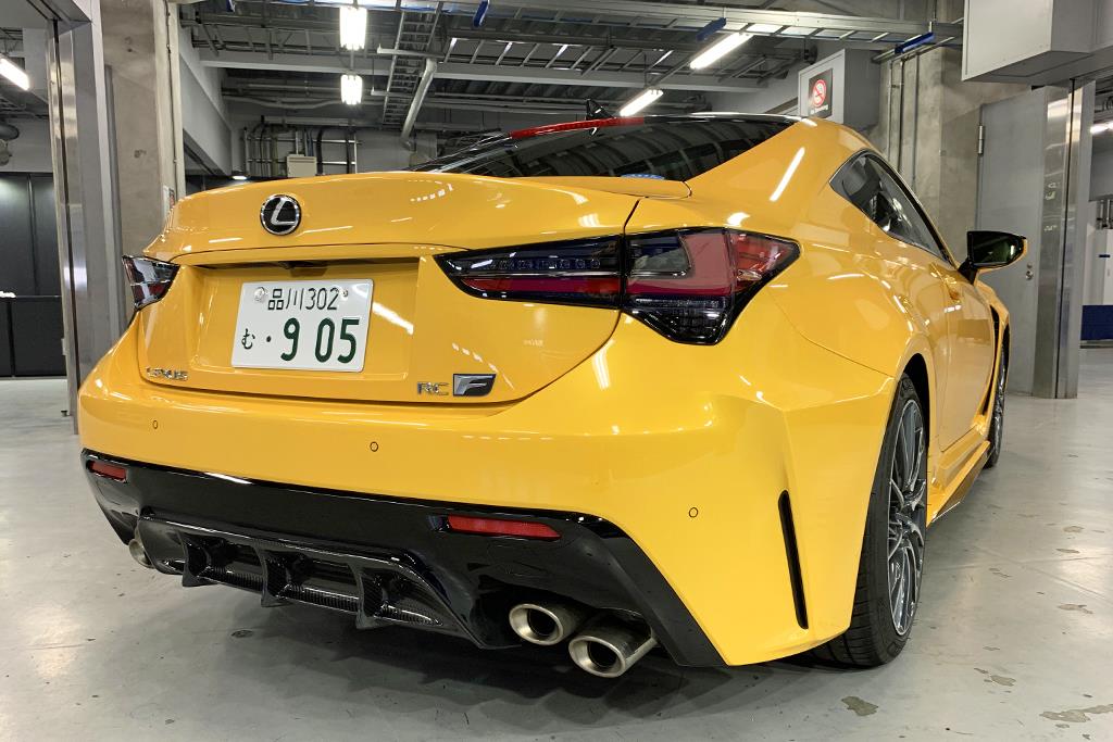 リヤコンビランプの形状も変更されたレクサスＲＣＦ（筆者撮影）