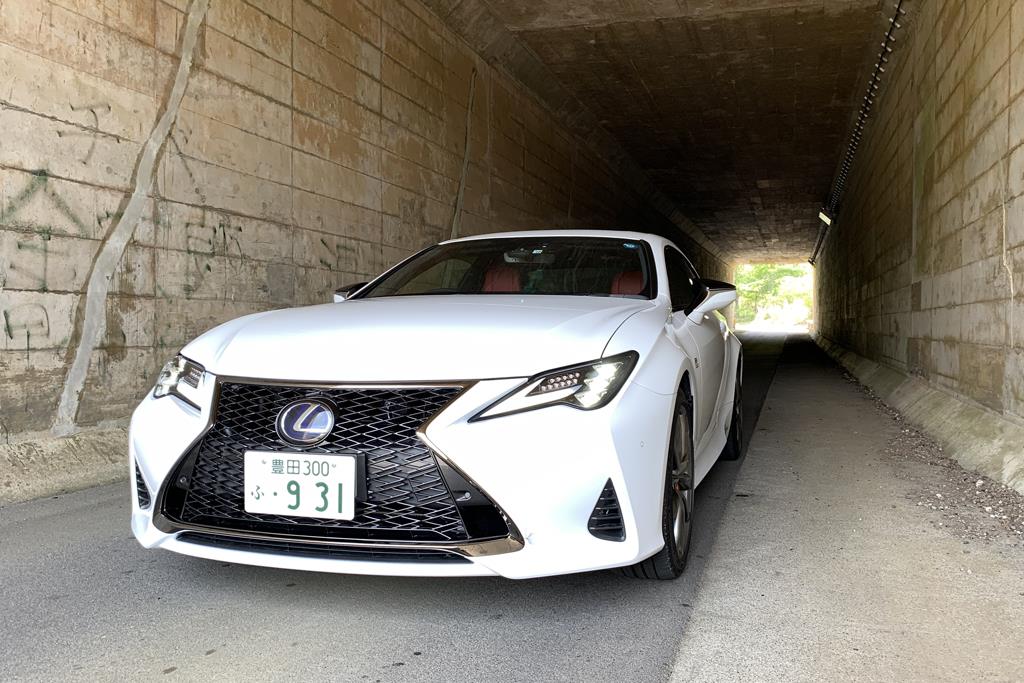 サーキット走行の前に周辺で試乗したレクサスＲＣ（筆者撮影）