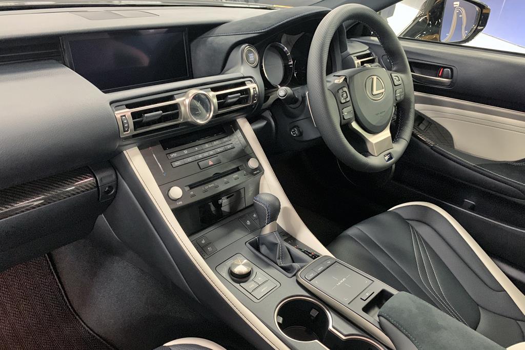 高性能型ＲＣＦの運転席周り