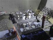 工作機械の一種、切削機械で作られる金型。図面など金型に関わる情報漏洩対策が課題になっている