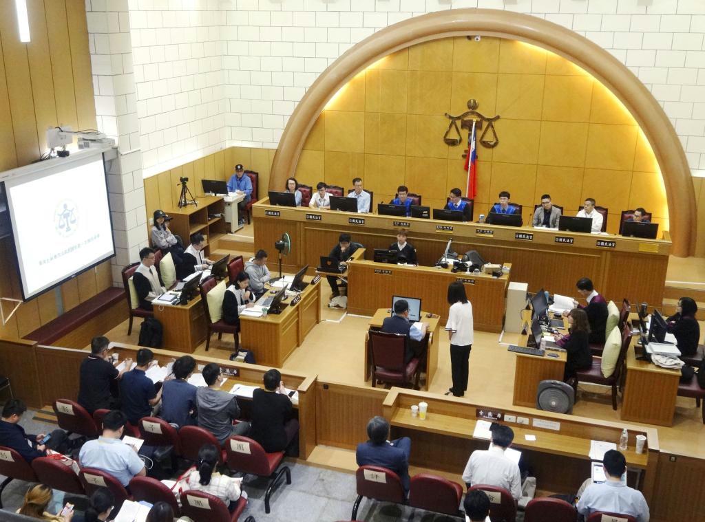 台湾、裁判員制度導入か　国会で審議、模擬法廷を開催