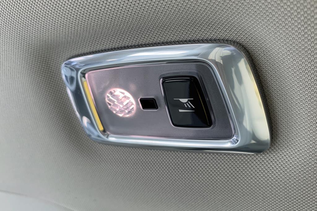 ルームランプも洒落ている