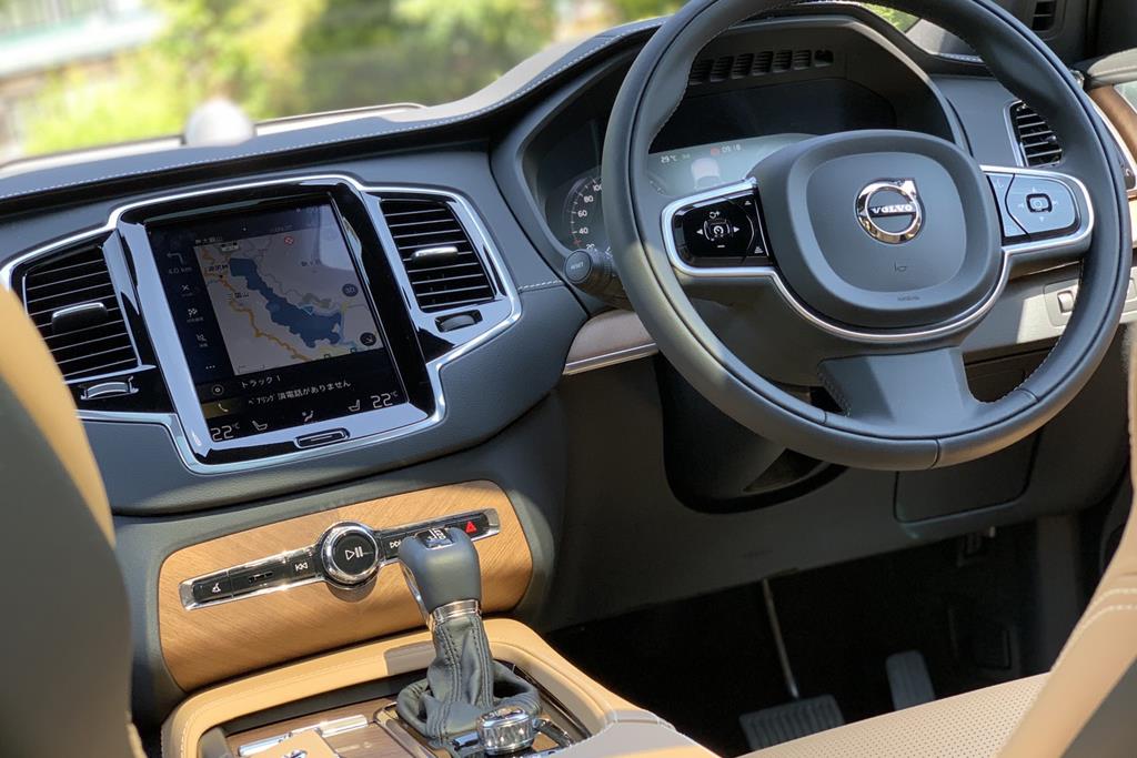 ボルボXC90の運転席周り