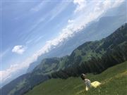 スイス・チューリッヒから電車でぶらり、リギ山でハイキング。澄んだ空気を目一杯吸い込んでアルプスの少女ハイジの気分を味わってきました（本人提供）