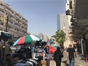 サウジアラビアの街。洋服などが露店で売られていました（本人提供）