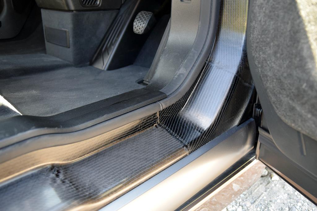 キャビンにカーボン素材を採用している