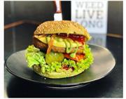 「ダッチ・ウィード・バーガー」（同社公式Instagramより）