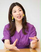 「スポーツマンで、周りの人に優しい父です」と語る半井小絵さん　＝東京都千代田区（萩原悠久人撮影）