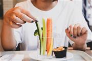 フライトは体力勝負、CAは体が資本です。CAになってからは健康志向になり、野菜をたくさん摂る生活を心がけています（本人提供）