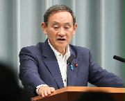 会見に臨む菅義偉官房長官＝９日、首相官邸（春名中撮影）　