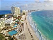 メキシコのカンクンビーチでドローン撮影！　「インスタ映え」とはまさにこのことです。提供：本人