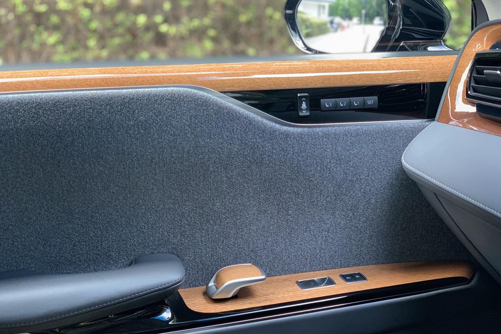 トヨタの超高級車センチュリー