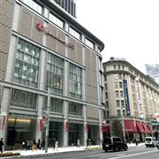 計4館体制の日本橋高島屋S.C.。手前が新館、奥が本館