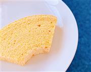 本場ドイツの伝統製法で作られたバウムクーヘン。原料は小麦、バター、卵、砂糖のみ