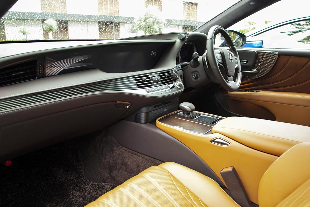 レクサスのフラッグシップセダン「LS」のインテリア