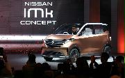 東京モーターショー２０１９のプレスデーに日産自動車が公開した、新型車「ＩＭＫ」＝２３日午前、東京都江東区の東京ビッグサイト（佐藤徳昭撮影）