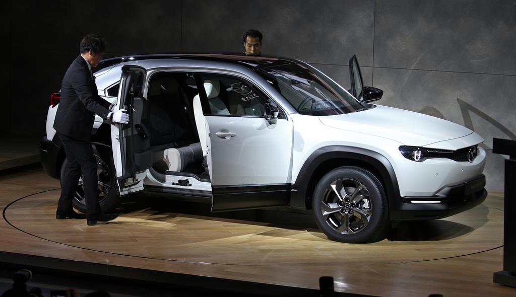 東京モーターショー エンジンのマツダ ついに量産ev車 製造時co2も考慮し小型化 ロータリー発電と組み合わせも Sankeibiz サンケイビズ 自分を磨く経済情報サイト