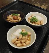 「こだわり麺や高松店」で販売している大豆。トッピングは山芋、梅、大根おろしがある＝１０月１１日、高松市
