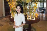 中国系航空会社に勤務する南万里子さん。東京のパレスホテルに、家族と食事をしに行きました。提供：執筆者