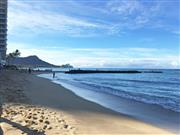 家族旅行でハワイへ。写真はホノルルのビーチ。提供：執筆者