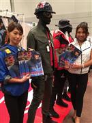 たまゆらフェスタで展示された機能とファッション性を併せ持つワークユニホーム＝９月１２日、大阪市