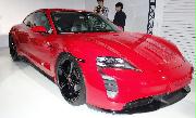 ポルシェ初の電気自動車（ＥＶ）「タイカン」＝２０日、東京都渋谷区（今村義丈撮影）