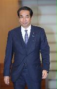 首相官邸入りする江藤拓農水相＝２２日午前、首相官邸（春名中撮影）
