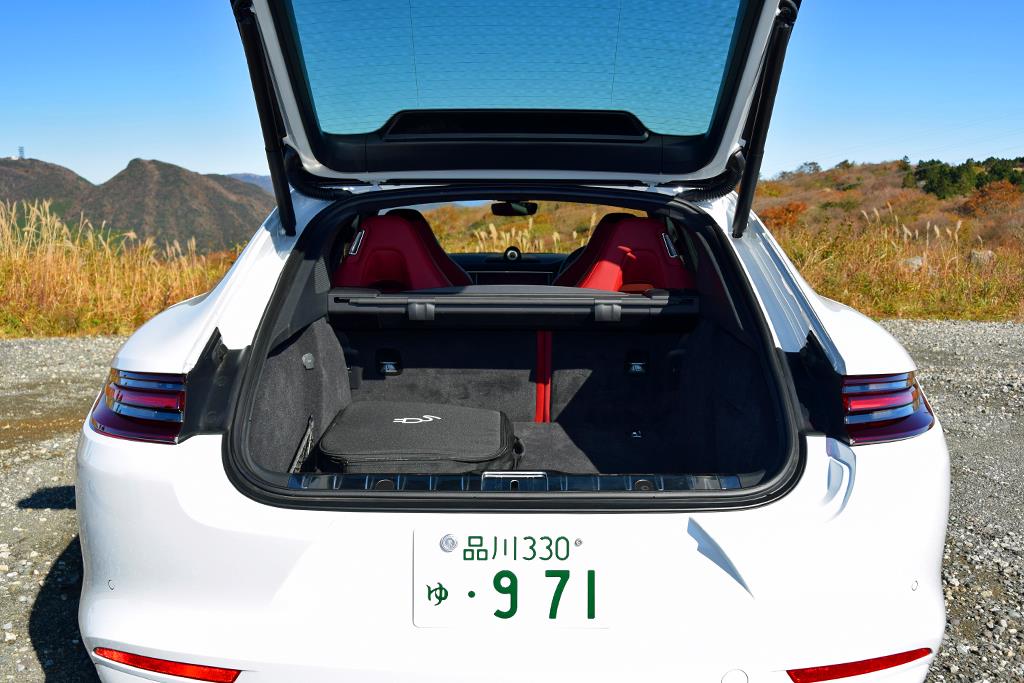 リヤゲートを開けた状態