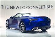 ロサンゼルス国際自動車ショーで発表されたレクサスLCコンバーチブル