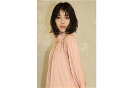 映画「屍人荘の殺人」でヒロインを演じる女優の浜辺美波＝東京都渋谷区（石井健撮影）