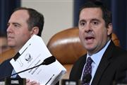 ウクライナ疑惑をめぐる公聴会を開いた米下院情報特別委員会の共和党筆頭メンバー、ニューネス議員。公聴会では「陰謀説」を基に質問を繰り返した＝２０１９年１１月２１日、米ワシントン（ＡＰ）