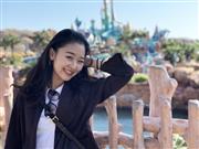 アジア系航空会社に勤務する鈴木香苗さん。ディズニーが大好きで、香港ディズニーの年間パスも所有。“ひとりディズニー”も苦にならないそう。　提供：執筆者