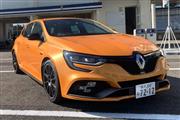 ルノーの「メガーヌR.S.トロフィー」