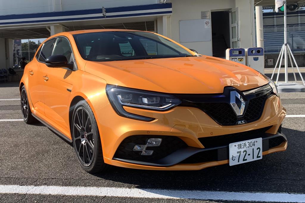 ルノーの「メガーヌR.S.トロフィー」
