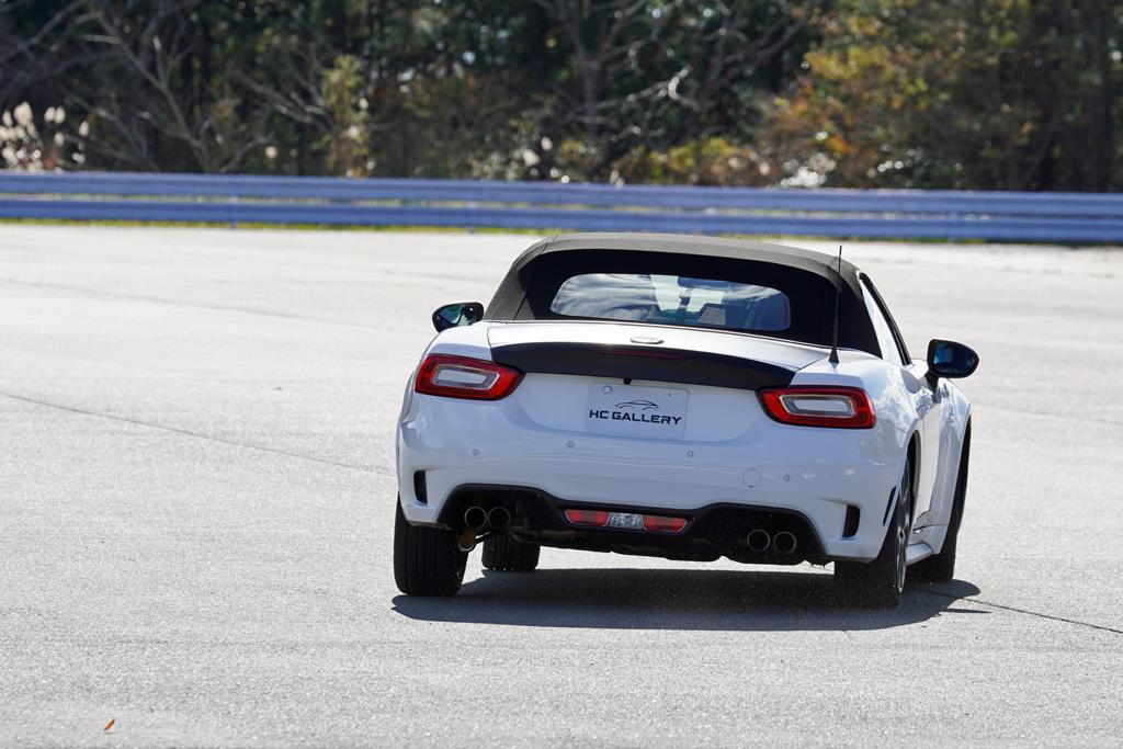 アバルト124スパイダー