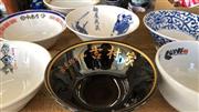 小松屋が取引しているラーメンどんぶりの一部。行列ができる有名店のものも多いという