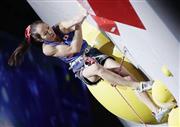 スポーツクライミングの世界選手権・女子複合で銀メダルを獲得した野口啓代のリード＝２０１９年８月、エスフォルタアリーナ八王子