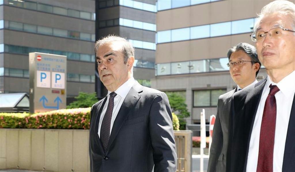 ゴーン被告の制限住居を家宅捜索 東京地検 警視庁と合同 Sankeibiz サンケイビズ 自分を磨く経済情報サイト