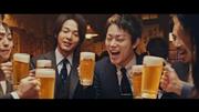 アサヒビールの「アサヒスーパードライ」のＣＭ「２人のトライ篇」の一場面