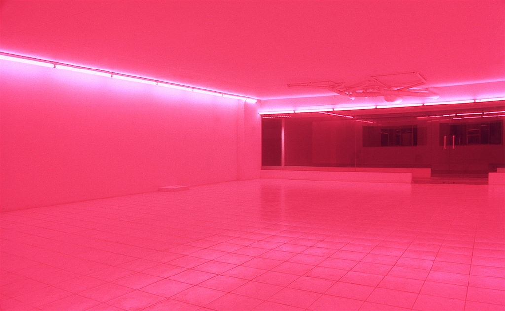 廣瀬氏の作品『Red Light  (C)SATOSHI HIROSE』