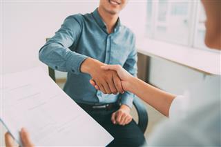 百発百中？…採用面接で応募者の心を掴む男性役員　聞き上手は仕事もデキる