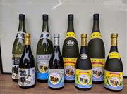 「國華」希望小売価格３５６５円（税込み／送料別）／度数３０度と４３度の２本セット（各７２０ミリリットル）。雑味のないすっきりとした後味が特徴。度数は２種類で４合瓶（７２０ミリリットル）と１升瓶（１８００ミリリットル）で提供している。このほか３年熟成させた古酒（クース）も販売している