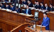 衆院本会議で施政方針演説する安倍晋三首相＝２０日午後、国会・衆院本会議場(鴨川一也撮影)