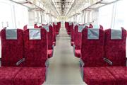 クロスシート（画像提供・東武鉄道株式会社）